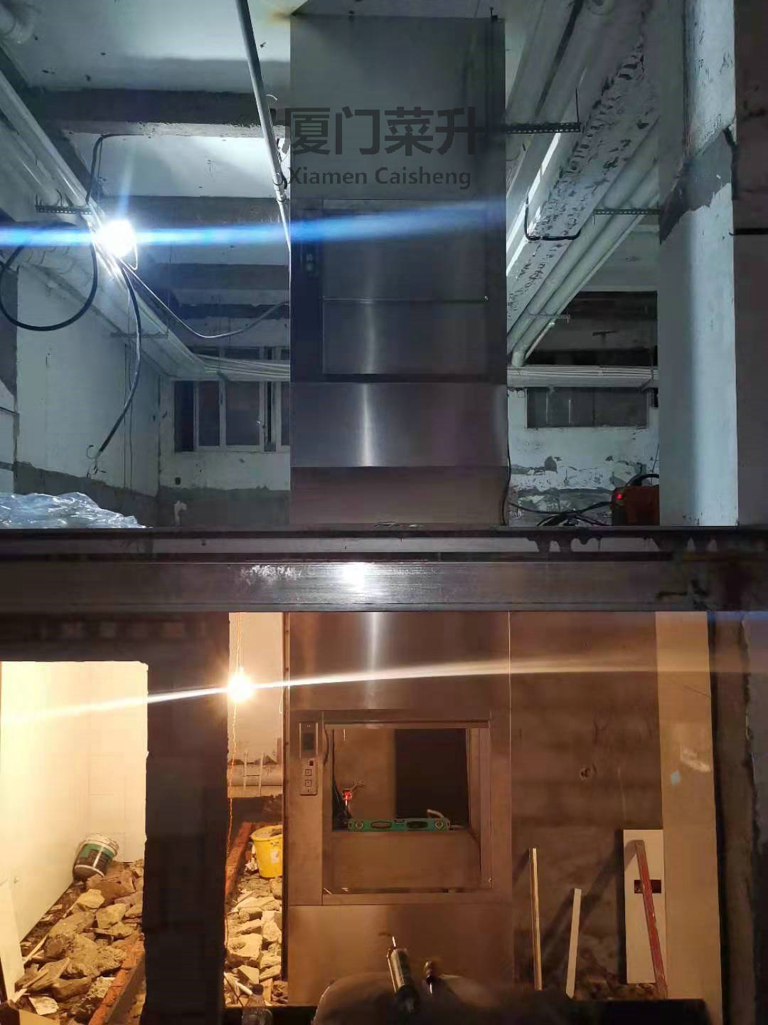 對開式傳菜電梯